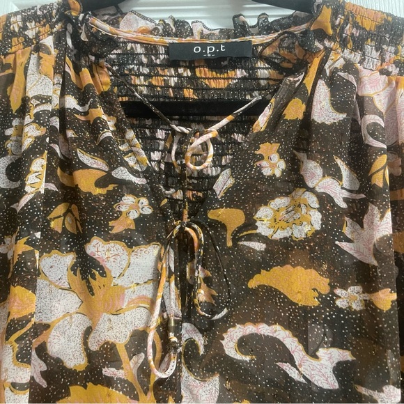 Patterned Blouse - Picture 4 of 5